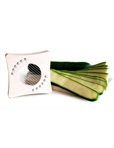 Calder taglia zucchine in - -,